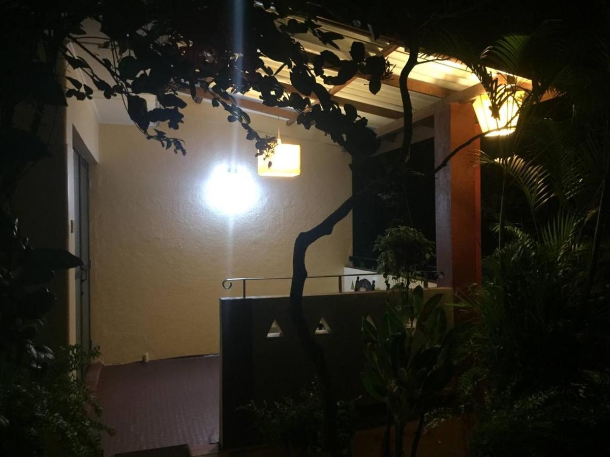 Hotel Shalini Anuradhapura Exterior photo