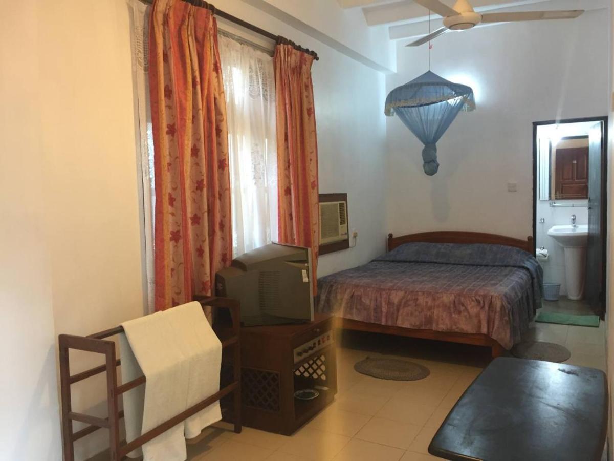 Hotel Shalini Anuradhapura Exterior photo