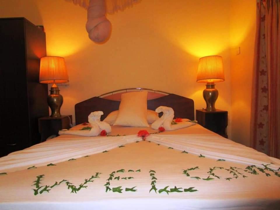Hotel Shalini Anuradhapura Exterior photo