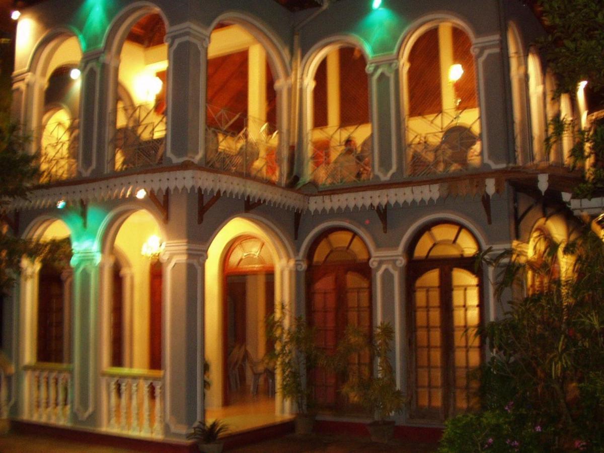 Hotel Shalini Anuradhapura Exterior photo